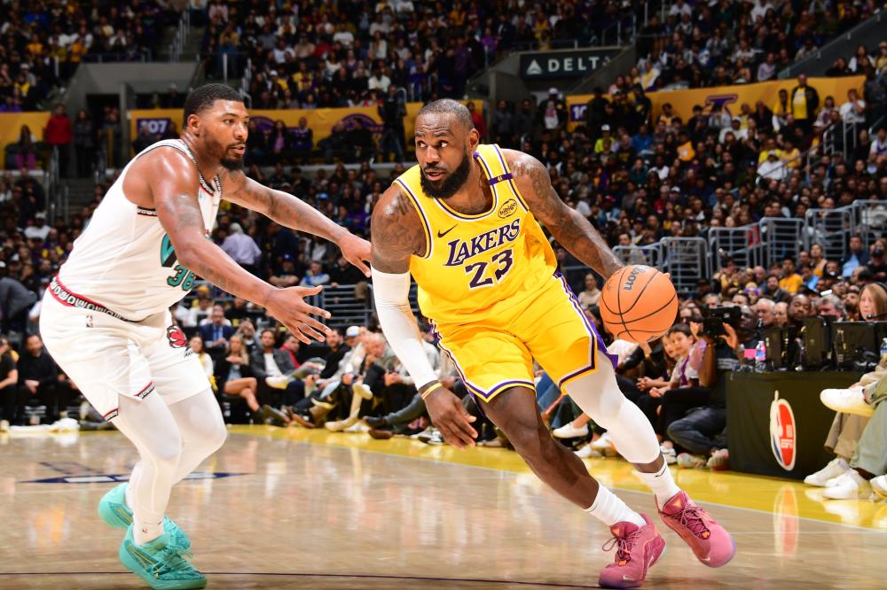 他带来了更 他带来了更