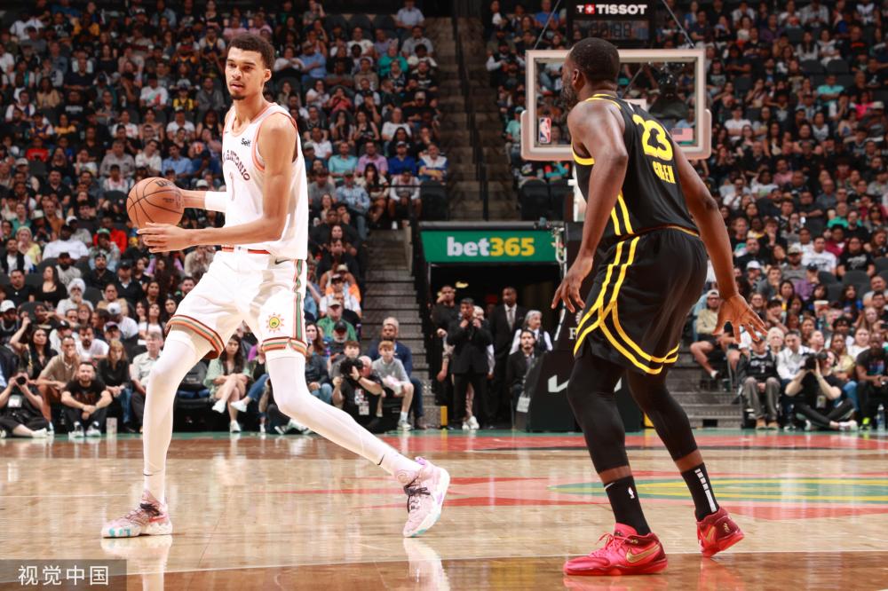 发球迷和足 发球迷和足