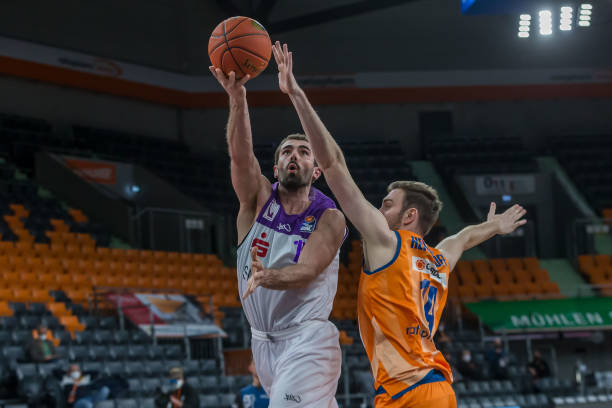 也在潜移默 也在潜移默